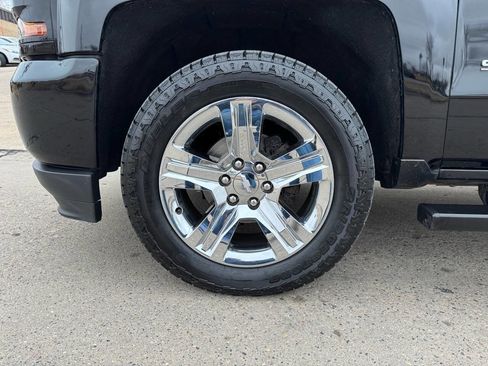 Used 2018 Chevrolet Silverado 1500 Custom w/ Custom Value Package image 9