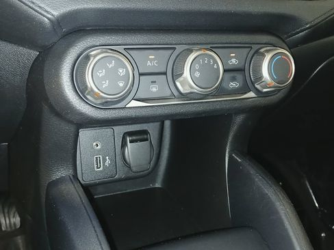 Used 2024 Nissan Versa S w/ S Plus Package FWD image 18