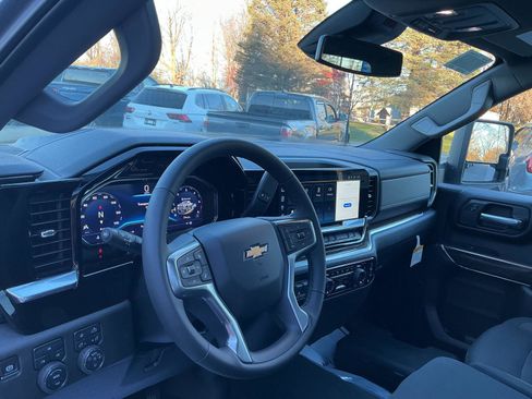 New 2025 Chevrolet Silverado 3500 LT image 11