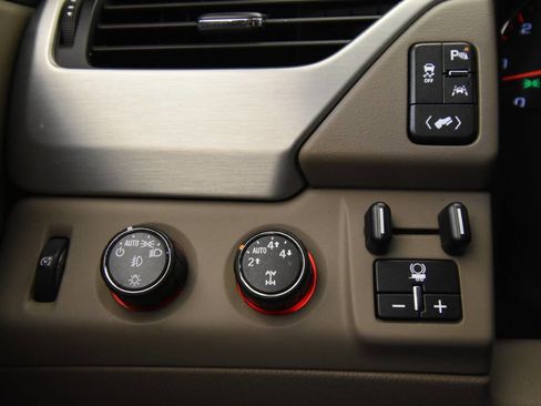 Used 2016 GMC Yukon SLT w/ HD Trailering Package image 27