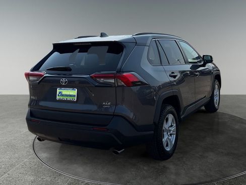 Used 2021 Toyota RAV4 XLE AWD/4WD image 9