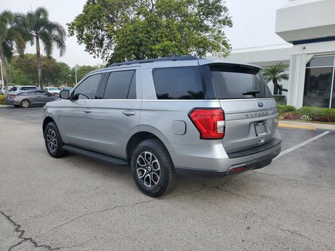 Used 2023 Ford Expedition XLT image 5