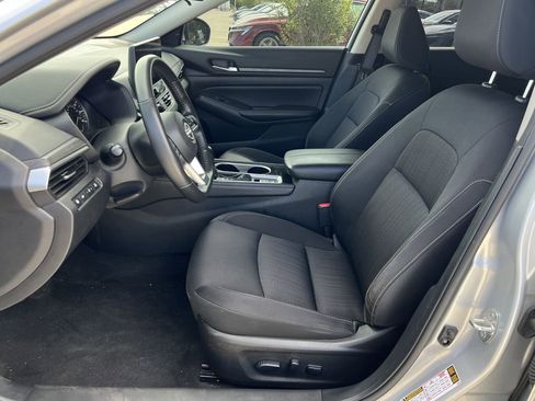 Certified 2024 Nissan Altima 2.5 SV w/ SV Premium Package image 11