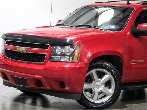 Used 2011 Chevrolet Avalanche LS RWD image 6