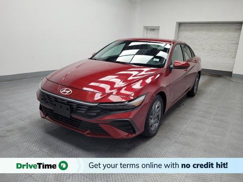Used 2024 Hyundai Elantra SEL image 1