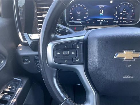 Used 2022 Chevrolet Silverado 1500 LT AWD/4WD image 12