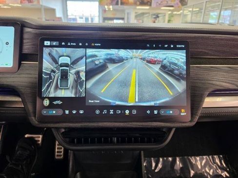 Used 2022 Rivian R1T Adventure AWD/4WD image 20