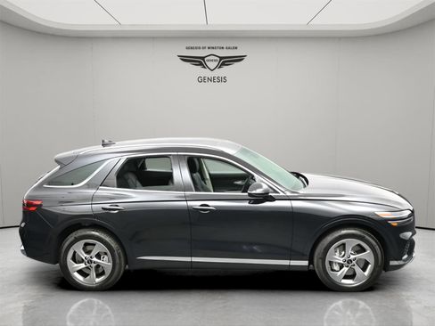 Used 2026 Genesis GV70 2.5T Select image 7