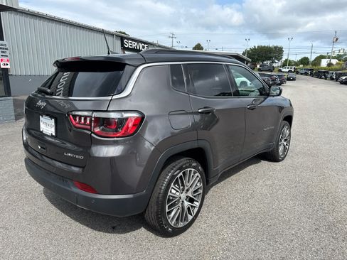Used 2023 Jeep Compass Limited w/ Elite Group AWD/4WD image 7