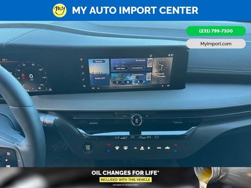 Used 2025 Nissan Murano SV AWD/4WD image 10