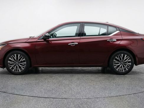 Used 2025 Nissan Altima 2.5 SV image 5