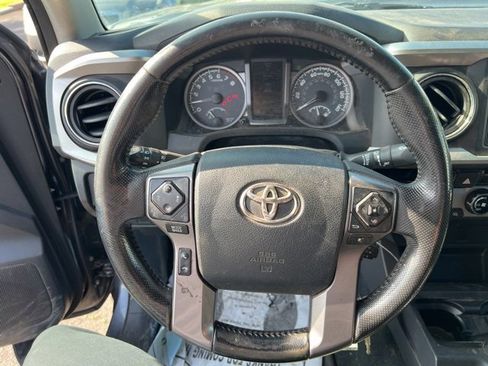 Used 2016 Toyota Tacoma SR5 image 10