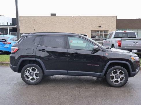 Used 2022 Jeep Compass Trailhawk AWD/4WD image 5