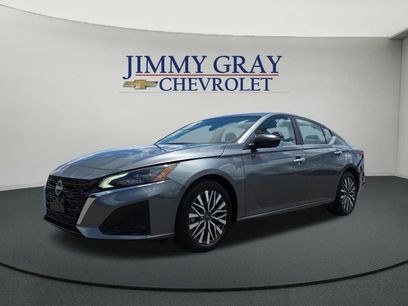 Used 2025 Nissan Altima 2.5 SV