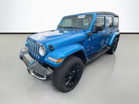 Used 2022 Jeep Wrangler Unlimited Sahara w/ Cold Weather Group AWD/4WD image 5