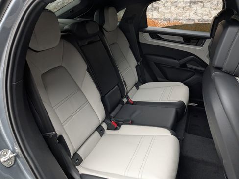 New 2026 Porsche Cayenne Coupe image 25