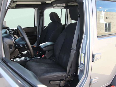 Used 2015 Jeep Wrangler Unlimited Sport image 14