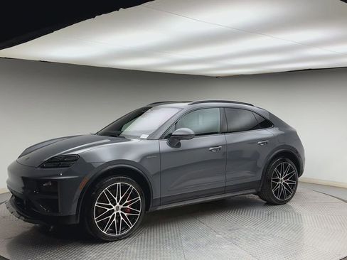 Used 2025 Porsche Macan Turbo Electric AWD/4WD image 6
