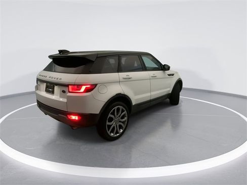 Used 2019 Land Rover Range Rover Evoque SE image 4