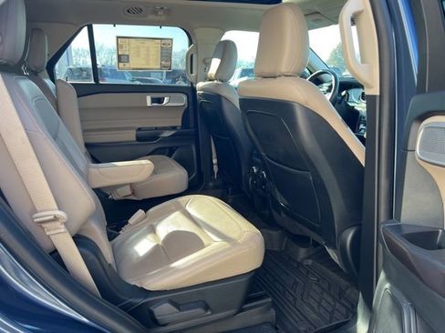 Used 2020 Ford Explorer Limited w/ Class III Trailer Tow Package image 12