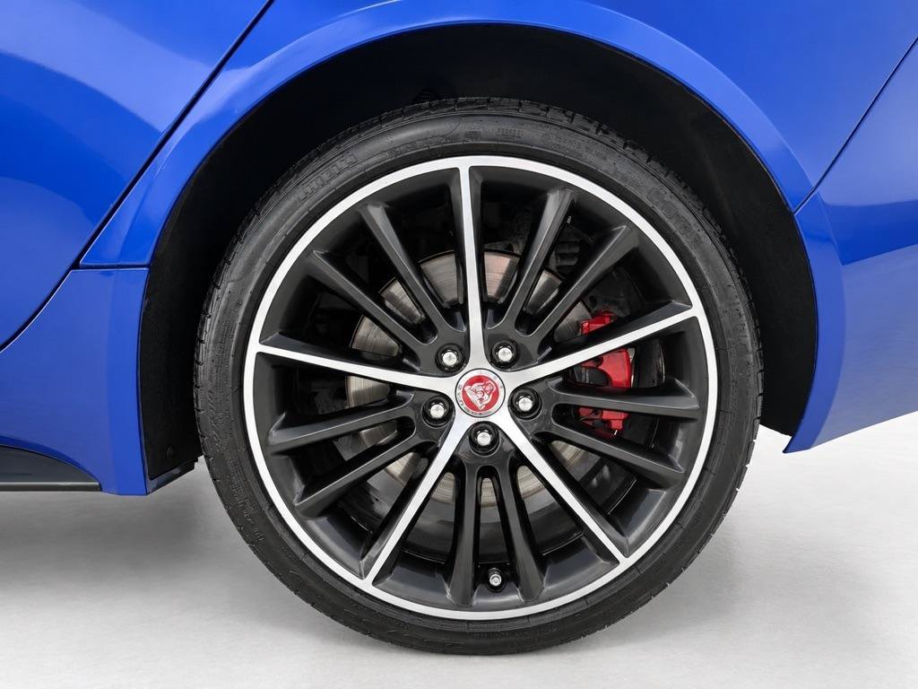 Used 2018 Jaguar XE S AWD/4WD image 25