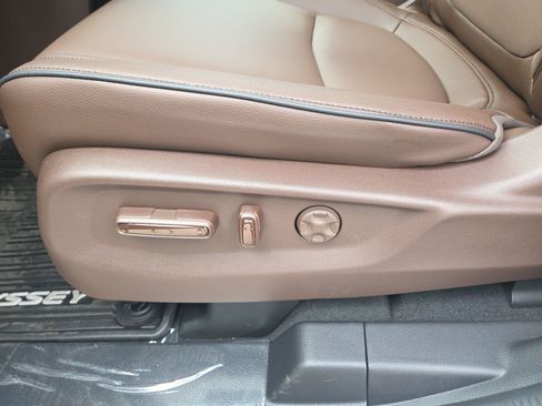 New 2026 Honda Odyssey Touring image 15