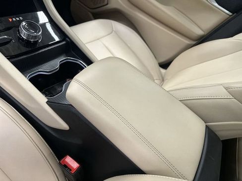 Used 2025 Jeep Grand Cherokee L Limited image 24