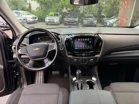 Used 2019 Chevrolet Traverse LT w/ LPO, Floor Liner Package AWD/4WD image 11