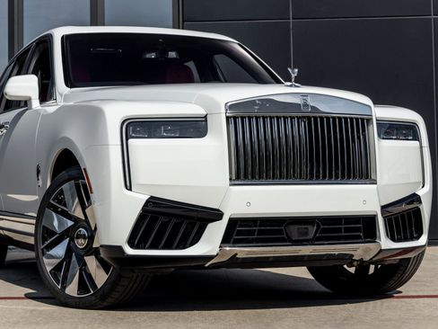 New 2026 Rolls-Royce Cullinan image 8