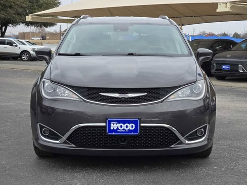 Used 2019 Chrysler Pacifica Touring-L Plus w/ Advanced Safetytec Group image 3