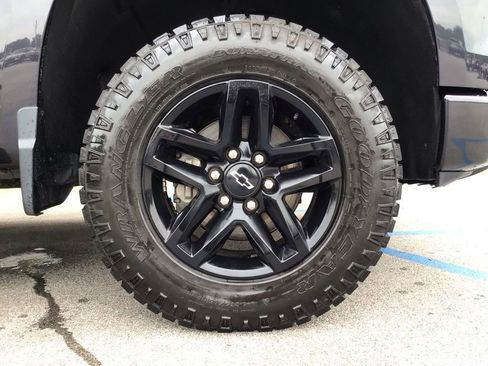 Used 2022 Chevrolet Silverado 1500 Custom Trail Boss AWD/4WD image 16