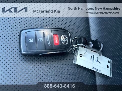 Used 2024 Toyota Prius Prime Premium image 29