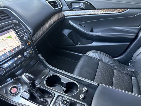 Used 2017 Nissan Maxima Platinum image 22