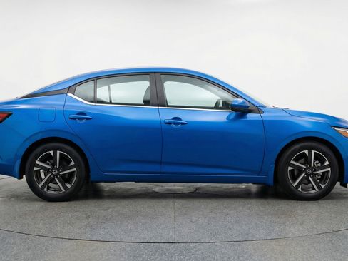 Used 2025 Nissan Sentra SV FWD image 11