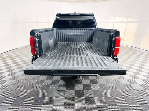 Certified 2024 Toyota Tacoma SR5 AWD/4WD image 31