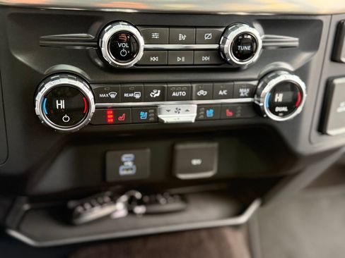 Used 2021 Ford F150 Lariat image 25