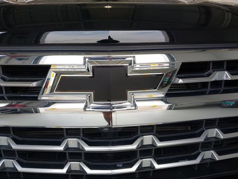 Certified 2025 Chevrolet Silverado 1500 LTZ w/ LTZ Premium Package AWD/4WD image 31