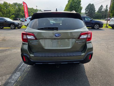 Used 2018 Subaru Outback 3.6R Touring AWD/4WD image 4