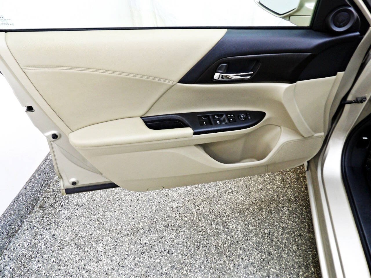 Used 2013 Honda Accord EX image 7