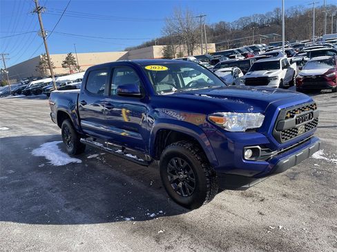 Certified 2022 Toyota Tacoma SR5 image 6