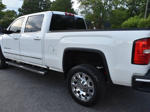 Used 2019 GMC Sierra 2500 Denali w/ Duramax Plus Package AWD/4WD image 30