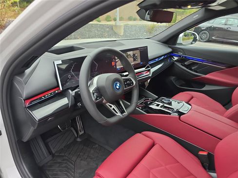 New 2026 BMW 550e xDrive AWD/4WD image 24