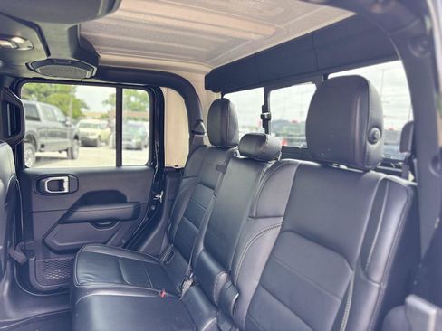 Used 2021 Jeep Gladiator Overland w/ Popular Equipment Package AWD/4WD image 8