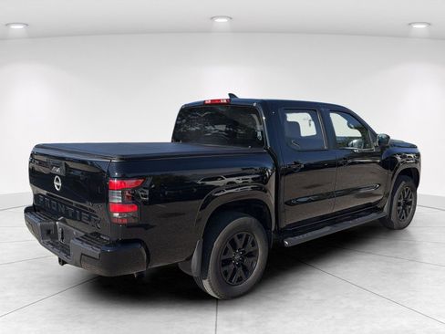 Used 2023 Nissan Frontier SV w/ Midnight Edition Package AWD/4WD image 4