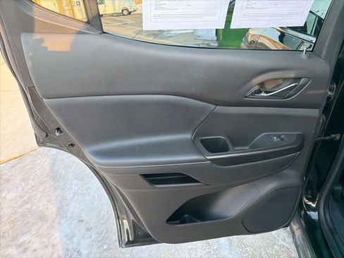 Used 2019 GMC Acadia SLT w/ LPO, Floor Liner Package image 16