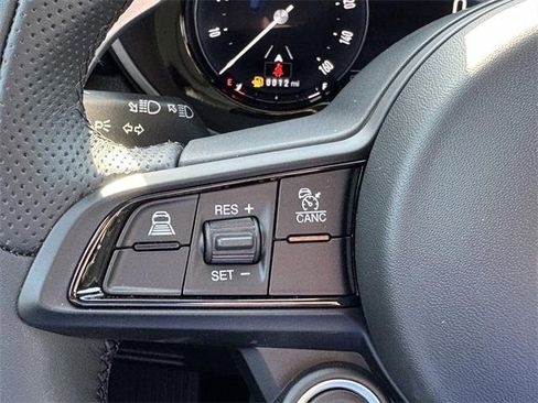New 2025 Alfa Romeo Giulia Base image 20