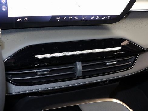 New 2026 Buick Enclave Avenir w/ Super Cruise Package image 22