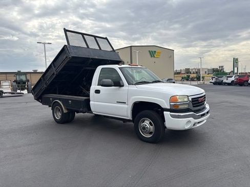 Used 2004 GMC Sierra 3500 SLE AWD/4WD image 3