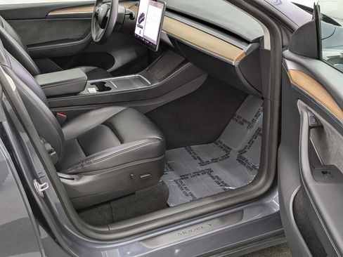 Used 2022 Tesla Model Y Performance image 19