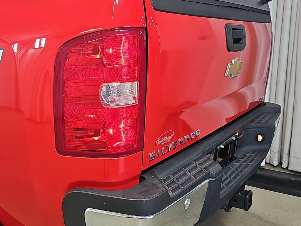 Used 2008 Chevrolet Silverado 2500 LTZ w/ Safety Package AWD/4WD image 37